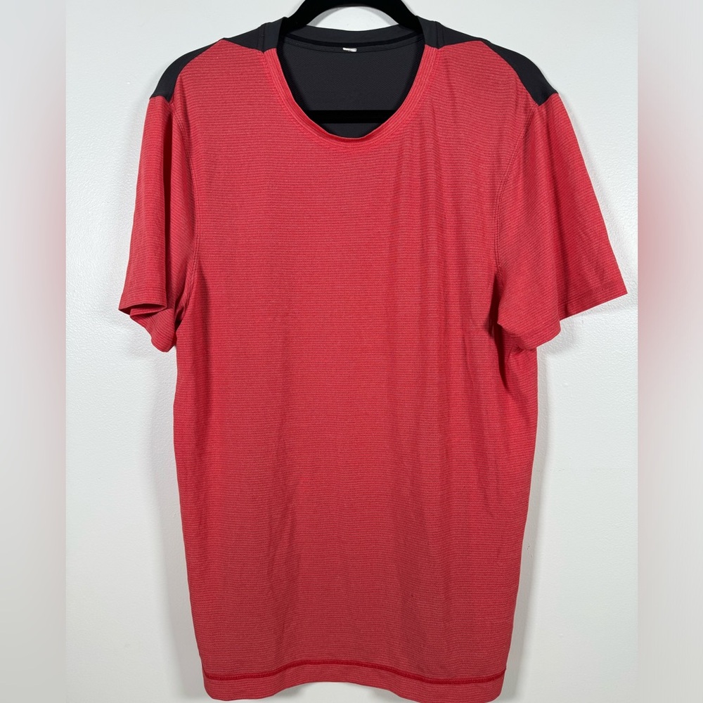 Lululemon Men’s Metal Vent‎ Tech Size Medium